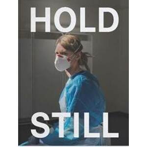 Hold Still : A Portrait of our Nation in 2020 - autor neuvedený